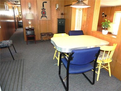 Kitchen/ dining area