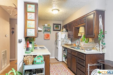 1103 Hillyer St unit A&B, San Marcos, TX 78666 - photo 5