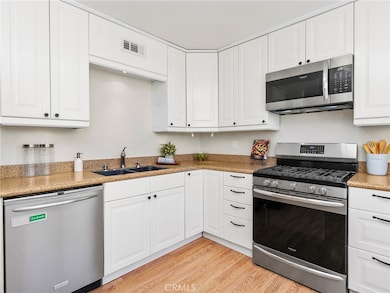 9531 Via Ricardo, Burbank, CA 91504 - photo 6