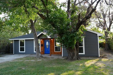 805 Shawnee Trace, Grand Prairie, TX 75051 - photo 2