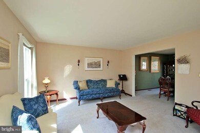 12154 Hayfield Ct, Bristow, VA 20136 - photo 2