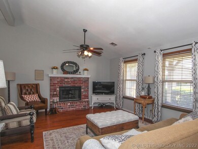 1904 W Phoenix Place, Broken Arrow, OK 74011 - photo 3