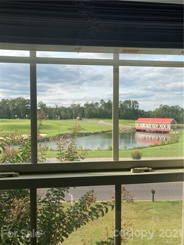 Year round view from all windows on the front