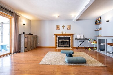 3662 Premier Dr, Columbus, IN 47203 - photo 6