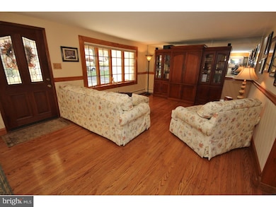 31 Macfarland Ave, Warminster, PA 18974 - photo 5