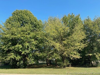 7405 S Sycamore Ave, Broken Arrow, OK 74011 - photo 2