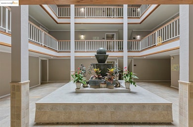 Crescent Court Manor unit 114, Oakland, CA 94610 - photo 3