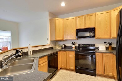 2554 Running Wolf Trail, Odenton, MD 21113 - photo 4