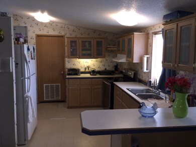 526 N 900 W, Blackfoot, ID 83221 - photo 4