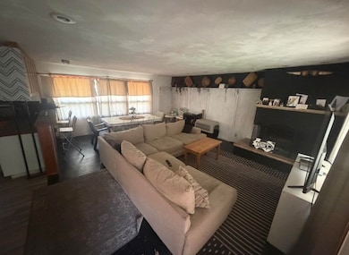 1752 W Stephenson St, Freeport, IL 61032 - photo 3