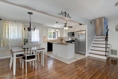 Dining & Kitchen