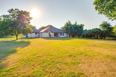 2004 Wood Trail, Azle, TX 76020 - photo 4