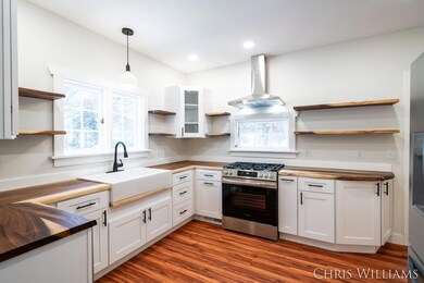 402 W Clinton St, Hastings, MI 49058 - photo 7