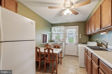 208 Woodlawn Rd, Norristown, PA 19401 - photo 5