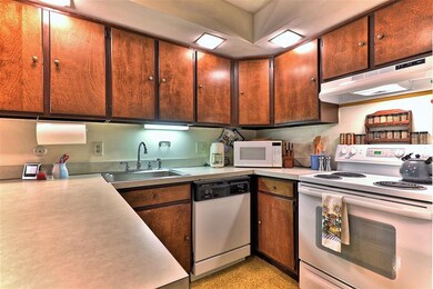 37 Gateway Ct unit 18-A, Mendon, VT 05701 - photo 4