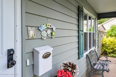 7 Carlow Way Hazlet NJ 07730-large-004-0