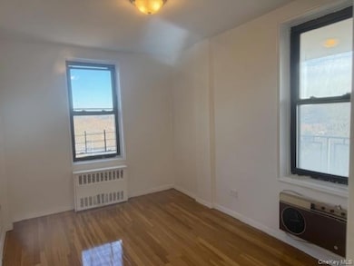 Oakwood unit 4M, Flushing, NY 11375 - photo 6