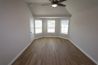 1217 Cavalry Junction Dr, Alvin, TX 77511 - photo 4