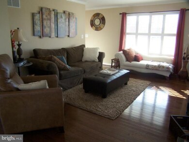 913 George Ave, Essex, MD 21221 - photo 2