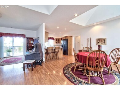 715 SE Justin St, Sheridan, OR 97378 - photo 4