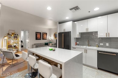 Panorama Towers unit 1007, Las Vegas, NV 89103 - photo 7