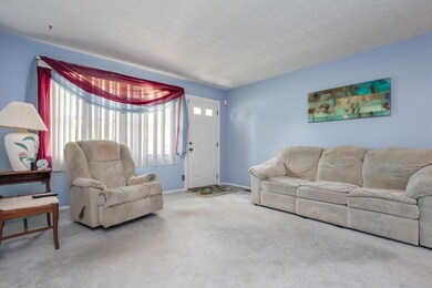 158 Darien Ave-4