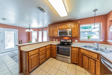 306 Carlisle Dr, Weatherford, TX 76085 - photo 4