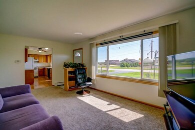 1347 S Fish Hatchery Rd, Oregon, WI 53575 - photo 2