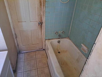 5109 S Hubbard St, Wayne, MI 48184 - photo 7