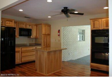 5875 Hyde Park Cir, Jacksonville, FL 32210 - photo 4