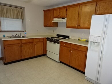 8 Falconer Cir, Waltham, MA 02451 - photo 6