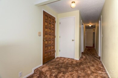 61579 E Lake Dr, Bend, OR 97702 - photo 5