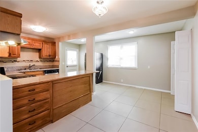 705 W Marcia Ave, Independence, MO 64050 - photo 2