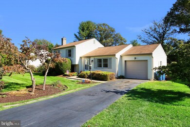 2567 Viking Dr, Herndon, VA 20171 - photo 3