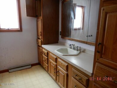 526 Lake Rd, Hawley, PA 18428 - photo 5