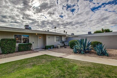 14012 N Thunderbird Blvd, Sun City, AZ 85351 - photo 6