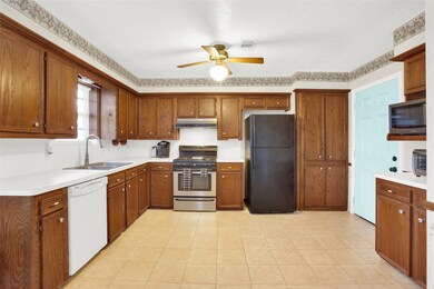 2711 Westfield St, Alvin, TX 77511 - photo 6