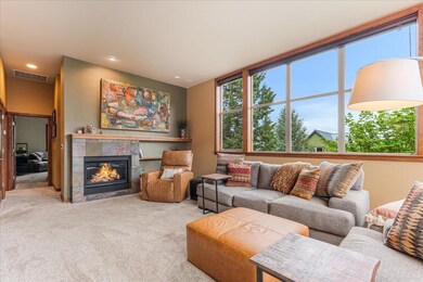 202 Presidio Park Ln, Redmond, OR 97756 - photo 5