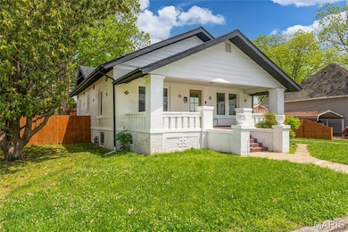 305 W Ray Ave, Christopher, IL 62822 - photo 5