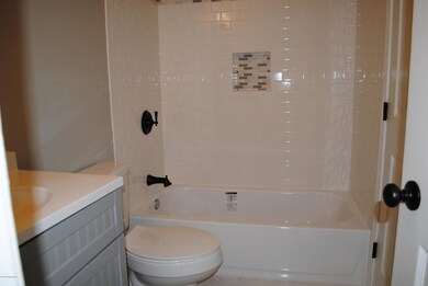 6811 Spourtland Dr, Louisville, KY 40228 - photo 5