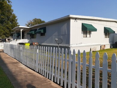 1221 Houston St, Rosenberg, TX 77471 - photo 3