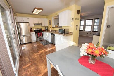 Kitchen/ Dining