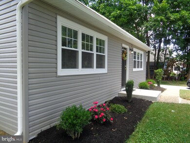 220 Woodpecker Ln, Mount Holly, NJ 08060 - photo 3