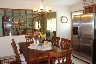 6141 Cherry Hill Dr, Columbus, OH 43213 - photo 4