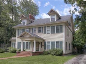 818 S Park St, Kalamazoo, MI 49001 - photo 2