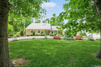 77 Duck Pond Rd, Glen Cove, NY 11542 - photo 2