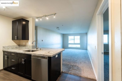 Bridgewater unit 3213, Emeryville, CA 94608 - photo 3