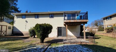 948 W Livingston St, Whitehall, PA 18052 - photo 3