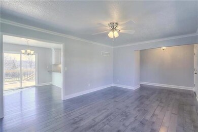 5319 Woodland Dr, Shawnee, KS 66218 - photo 4