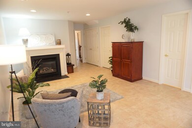 8009 Apple Valley Dr, Pasadena, MD 21122 - photo 4